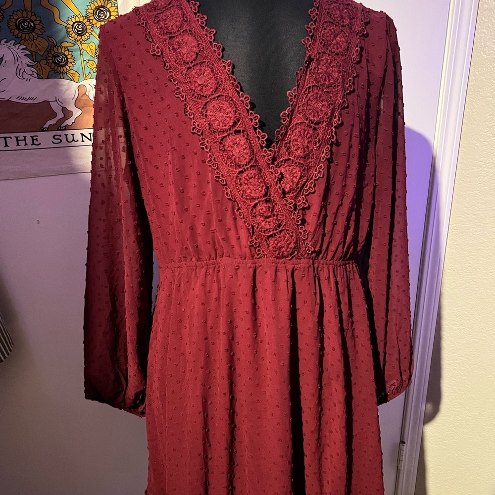 Chic Lace-Accented Maroon Mini Dress